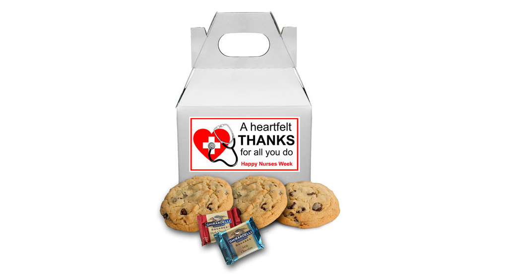 Image Gift Box filled with cookies and chocolate